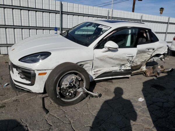 2024 PORSCHE MACAN BASE - Image 2