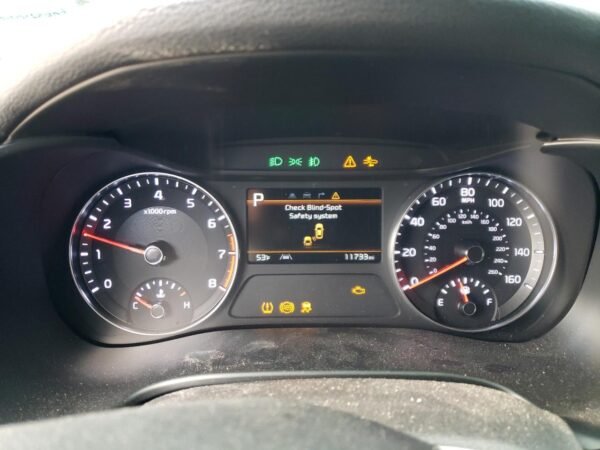 2023 KIA FORTE GT LINE - Image 10