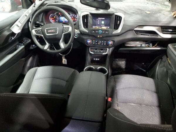2023 GMC TERRAIN SLE - Image 9
