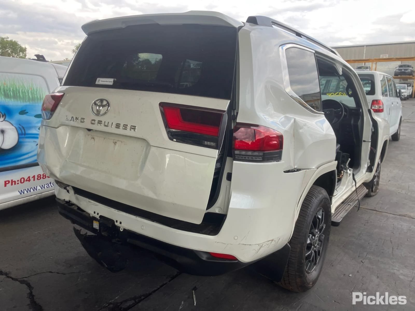 Toyota Land Cruiser Diesel Automatic Sunroof
